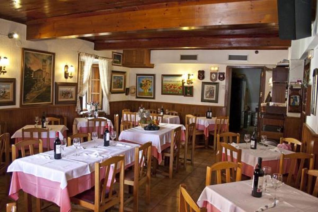 Hostal La Maya Cercedilla Exterior photo